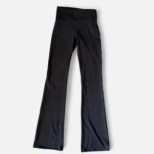 Skims fold over pants